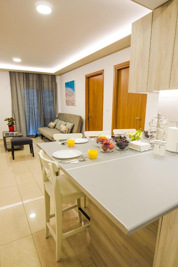 Rhodes Center Apartment